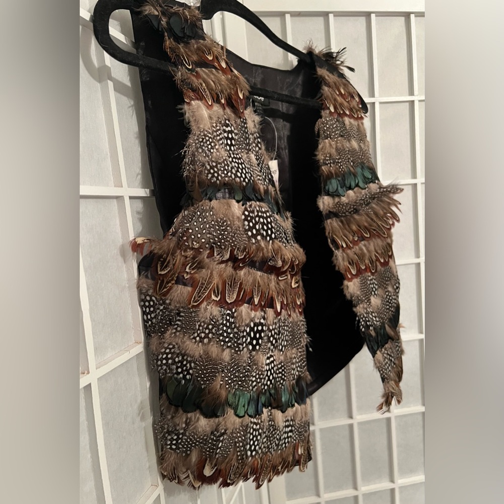 BEBE Multi Feather Vest - Multicolor M/L NWT - Picture 5 of 13